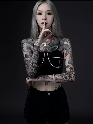手拿凄惨炮灰剧本？我却坐上皇后位小说有没有完整的免费版本在线阅读？